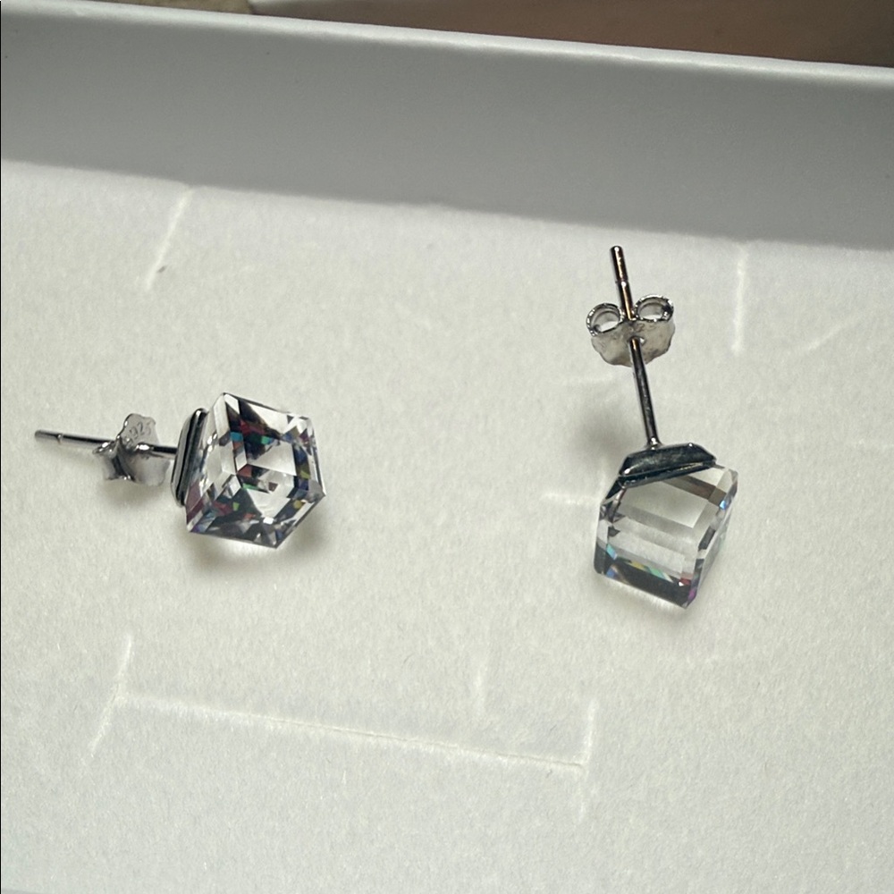 Elegant Multicolor 925 Silver Crystal Stud Earrings - Picture 11 of 16